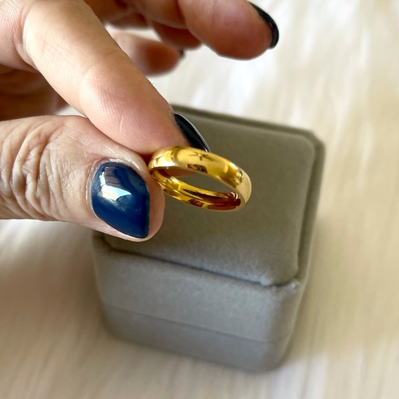 NWOT 18k yellow gold / stainless 4mm wedding band size 5.5 - Picture 5 of 9